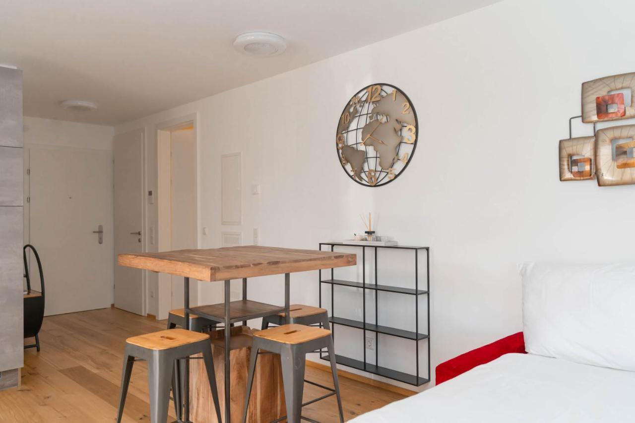 Luxurious Apartment With Big Balcony Near City Center Wien Exterior foto