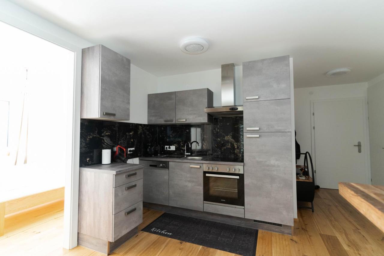 Luxurious Apartment With Big Balcony Near City Center Wien Exterior foto